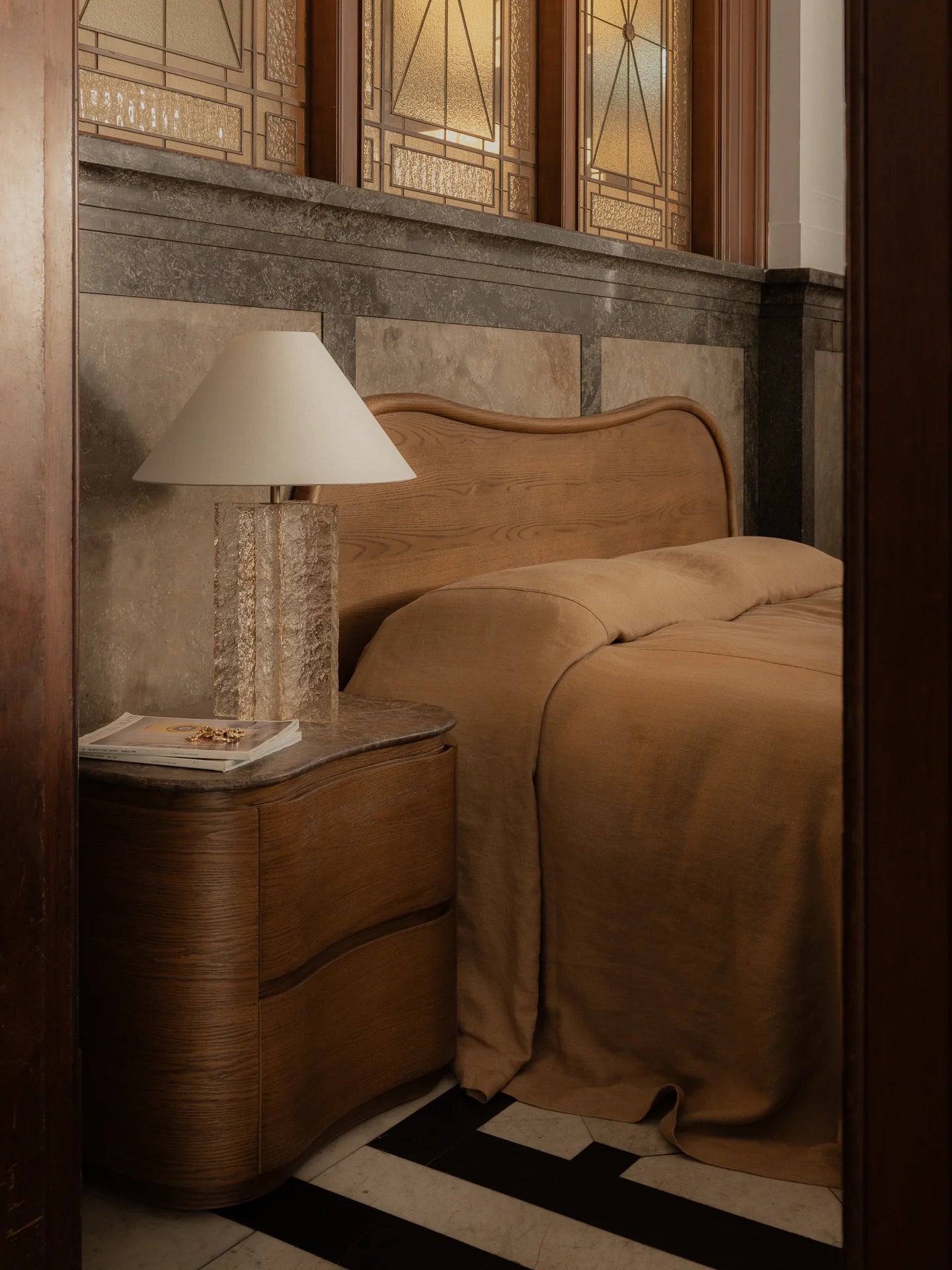 Remy Bedhead Saddle